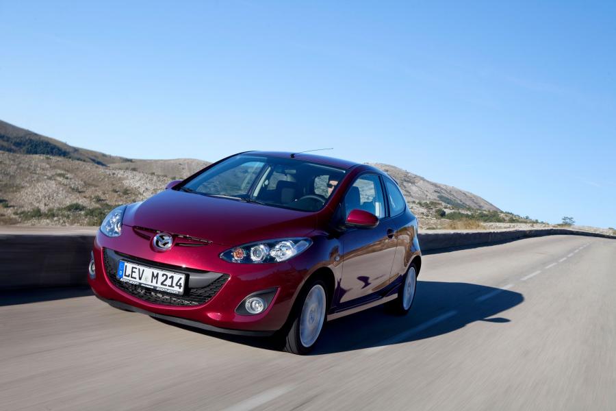  Mazda2 3-Door 2011 года  (фото 36 из 40)